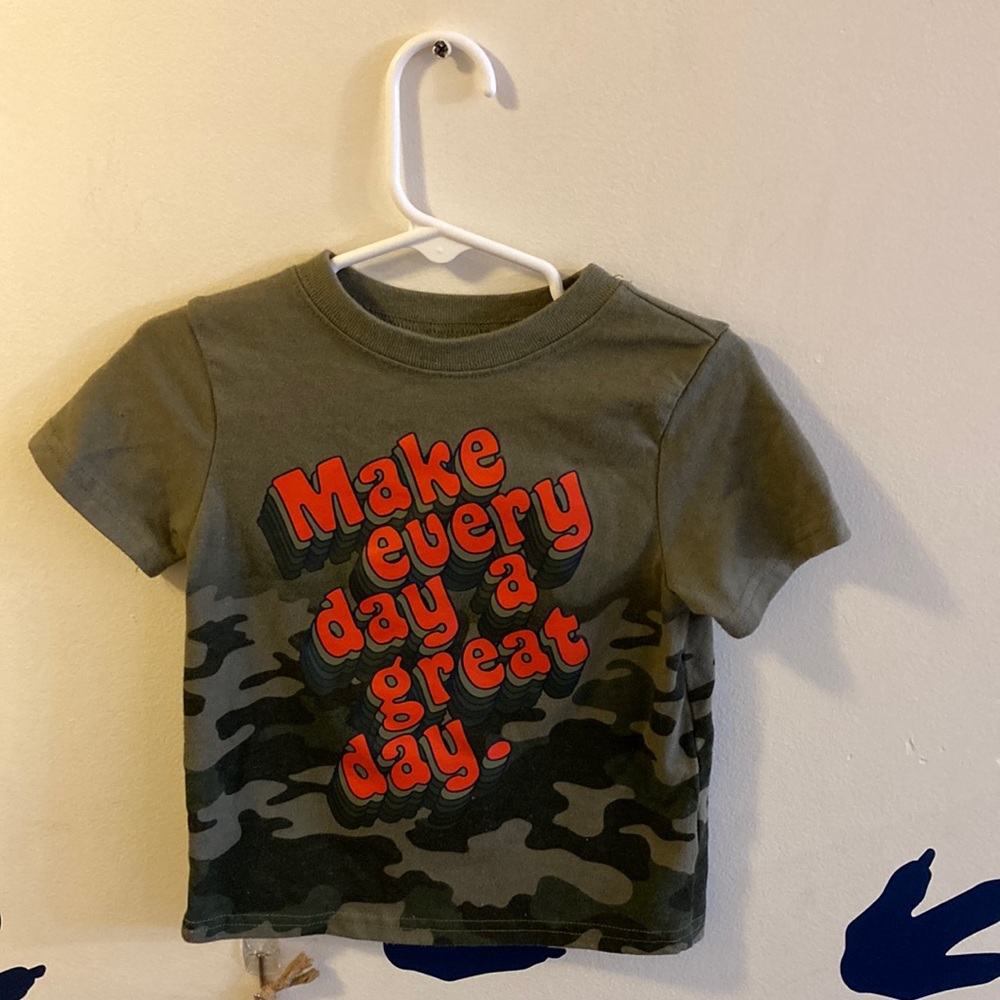 Garanimals toddler boy graphic tee size 2T